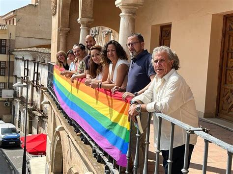 Se Cumplen A Os De La Primera Vez Que La Bandera Lgtbiq Onde En El