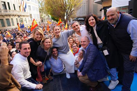 Personas Protestan En Palma Contra La Amnist A Mallorca Global Mag