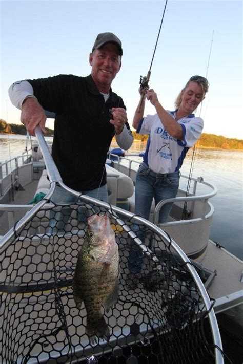 Crappie.com - Crappie Fishing on a Pontoon