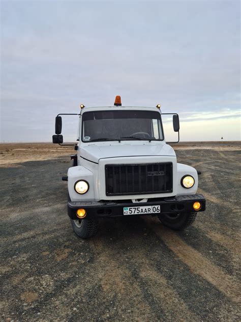 Продам вакуум Газ-3309 - Коммунальная техника Атырау на Olx