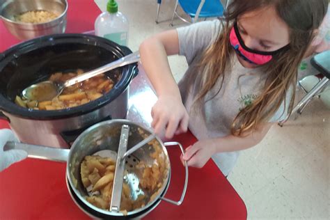 Classroom Cameo K Students Celebrate Johnny Appleseed Day Make