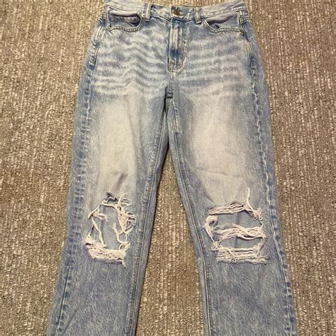 American Eagle Light Wash Ripped Jeans Super Cute Depop