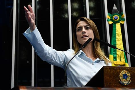 Senadora Soraya diz que publicação era brincadeira e não vai excluir