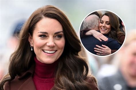 Kate Middleton Hugs That Contradict Meghans Jarring Claim Go Viral