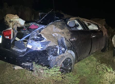 Carro Cai De Ribanceira De Metros De Altura E Mulher Fica Ferida