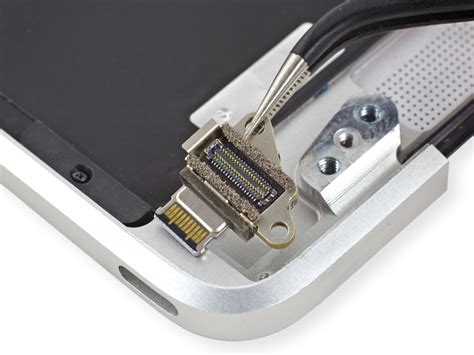 Retina MacBook 2015 USB-C Port Replacement - iFixit Repair Guide