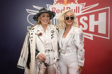 Lepa Brena I Senidah Dobijaju Zamenu Red Bull SoundClash Preuzimaju