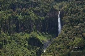 1 day trip to Mau Mau Caves – Trekking Mount Kenya