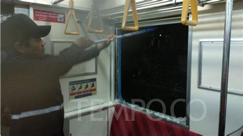 Kaca KRL Pecah Usai Disentuh Penumpang Ini Penjelasan KAI Commuter