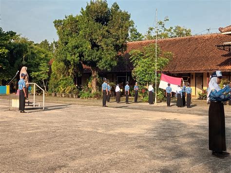 UPACARA DALAM RANGKA MEMPERINGATI HARI LAHIR PANCASILA SMP N 2 Kajen