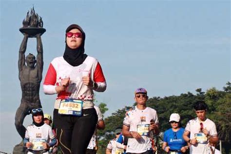 5000 Pelari Dalam Dan Luar Negeri Ramaikan LPS Monas Half Marathon