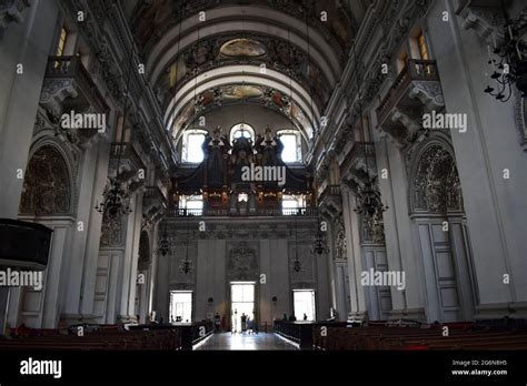 Salzburg Cathedral. Main nave. Organ Stock Photo - Alamy