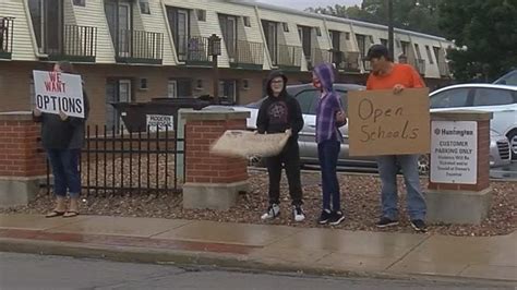 Parents of Bowling Green City Schools students rally for reopening ...