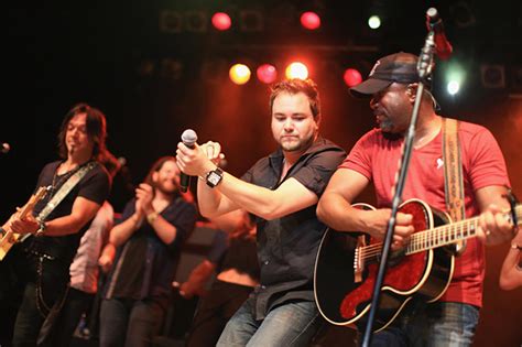 Darius Rucker And Friends Raise Funds For St Jude [pictures]