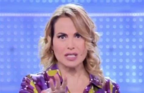 Pomeriggio 5 Barbara D Urso Sbotta In Diretta Mi Vogliono Morta