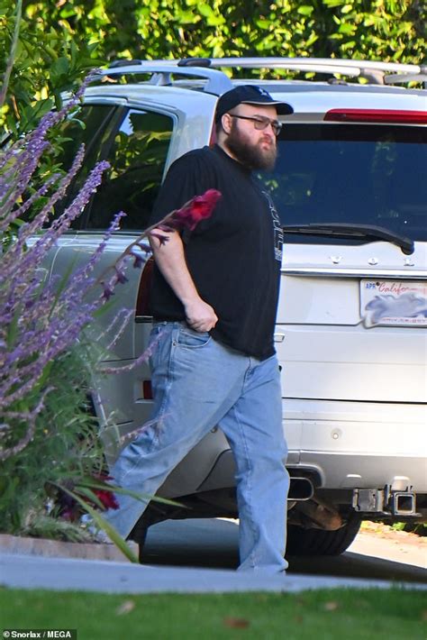 Two And A Half Men Alum Angus T Jones Looks Unrecognizable With Burly Beard In La In Rare