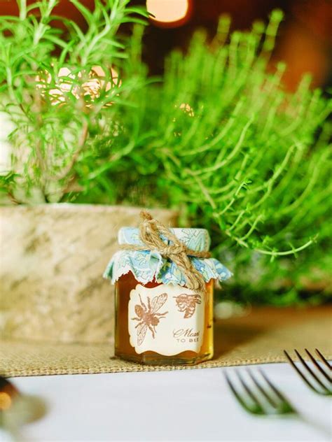 15 Rustic Wedding Favors Your Guests Will Love