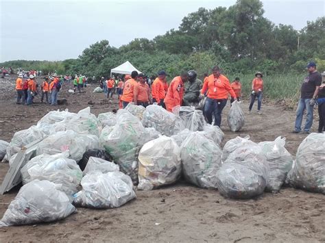 Miles De Voluntarios Se Unen Al D A Mundial De Limpieza De Playas En