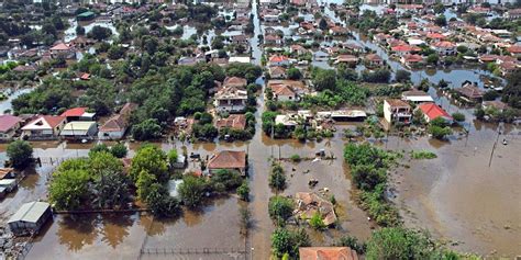 Zahl Der Todesopfer Bei Hochwasser In Griechenland Auf Zehn Gestiegen