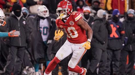 Chiefs Rb Isiah Pacheco Reacts To Memes Of His Unique Running Style