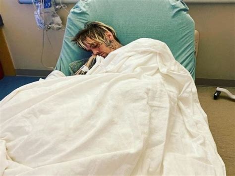 Singer Aaron Carter In Hospital Mom Shares Photo Entertainment