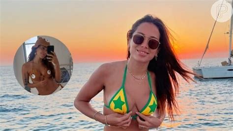 Anitta valoriza barriga definida em biquíni de crochê super diferente e