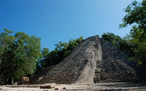 Van Cancun Rondleiding Van Een Halve Dag Naar Tulum En Coba Getyourguide