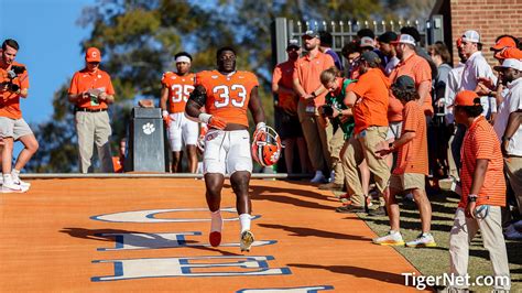 Clemson Football Photo Of Ruke Orhorhoro And North Carolina Tigernet