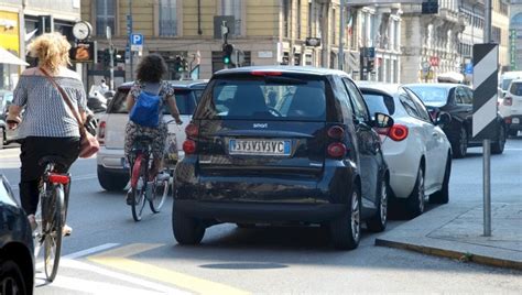 Carburante Più Caro Per Abbassare Lrc Auto Converrebbe Di Più A Napoli La Repubblica