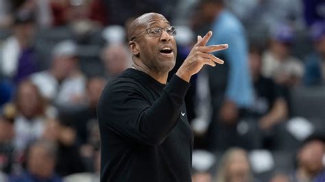 Sacramento Kings Fire Coach Mike Brown