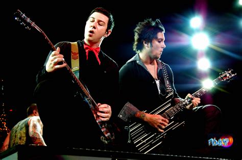 Synyster Gates Zacky Vengeance Duo Guitar - 2500x1660 Wallpaper - teahub.io