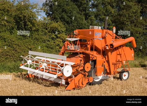 Allis Chalmers Gleaner Combine Harvester Stock Photo Alamy