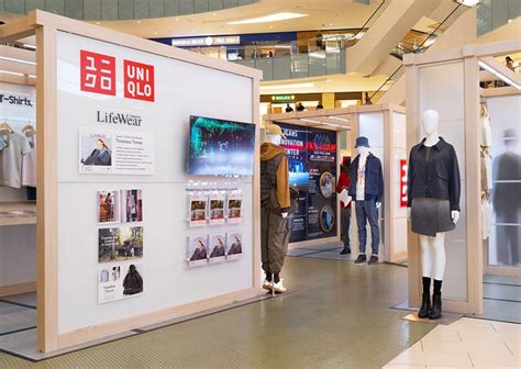 custom retail displays  visual merchandising