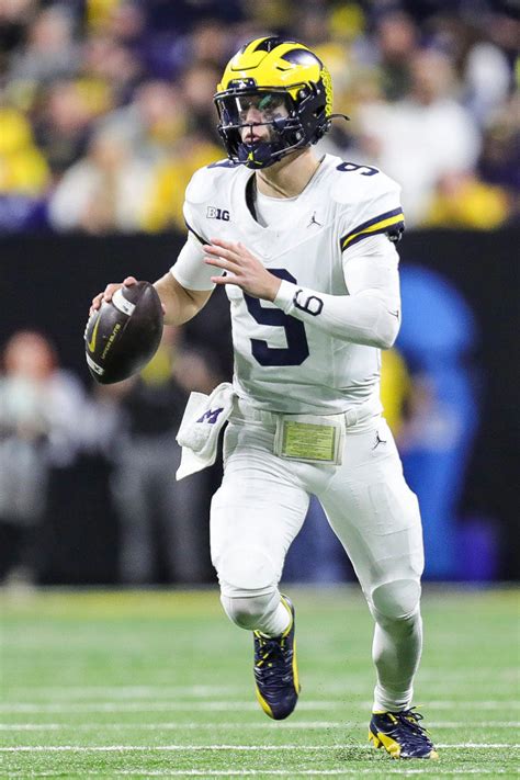 J.J. McCarthy NFL draft projections: Stats, age, more to know for Michigan football QB