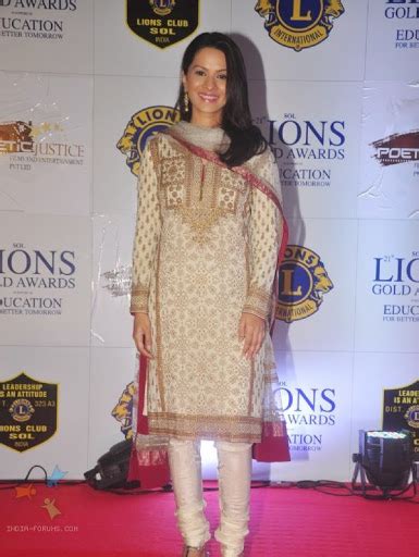 Pallavi Kulkarni Hot Bikini Image Gallery Images Photos Pics Cinemagigs