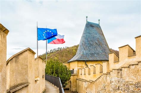 Bandeiras Da Uni O Europeia E Da Rep Blica Checa No Territ Rio Do