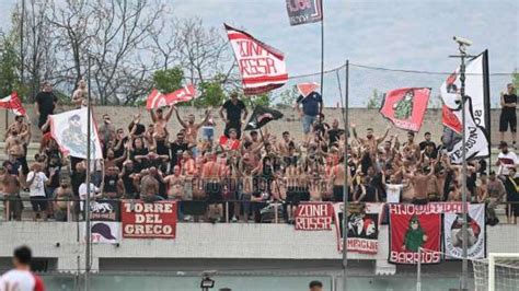 Incontro Di Calcio Turris Latina Arrestati Cinque Tifosi