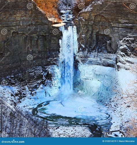 Taughannock Falls Glacial Gorge Waterfall With Colors Of Winter Stock