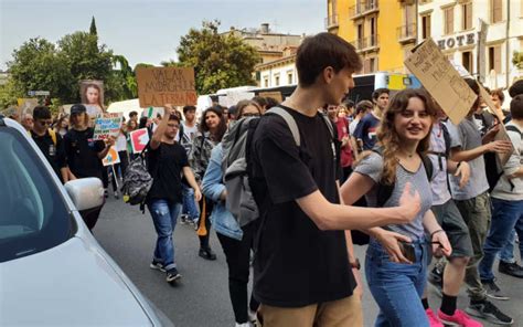 Fridays For Future Torna Lo Sciopero Per Il Clima A Verona Il 23