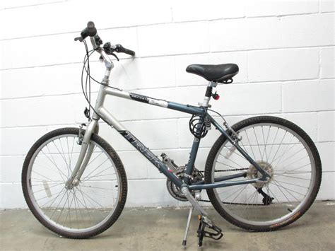 Trek Navigator 200 Hybrid Bike | Property Room