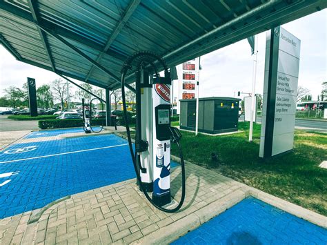 Brandneue Tankstelle Mit Schnellladeger Ten F R Kuster Energy In Kleve