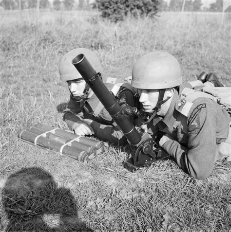 Photo 2 Inch Mortar Team Of 1st Royal Ulster Rifles Uk 1st Airborne