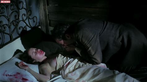 Naked Cristina Lago in O Casamento de Mário e Fia