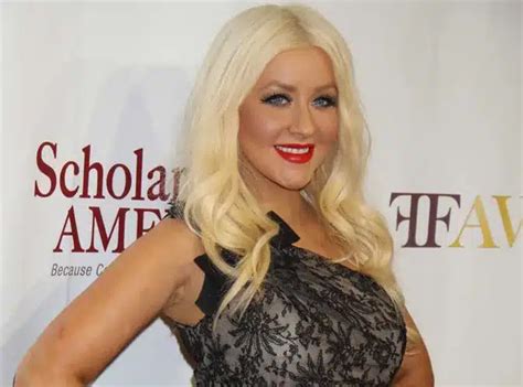 Photos Christina Aguilera Engagée Et Aguicheuse Pour Une Soirée