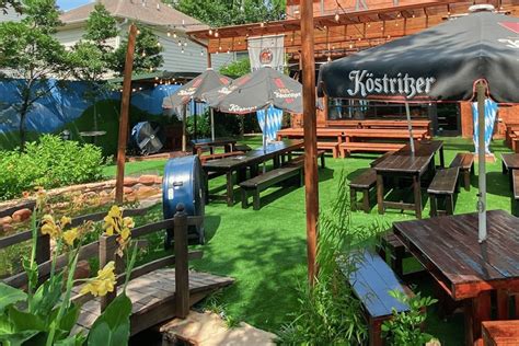 10 Beautiful Beer Gardens In Houston