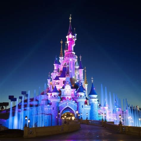 DISNEYLAND PARIS SUMMER HOLIDAYS FAMILY PACKAGE + £500 - Rev Comps