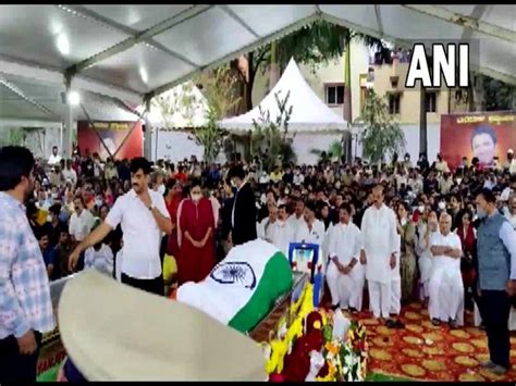 Karnataka Cm Pays His Last Respects To Actor Puneeth Rajkumar