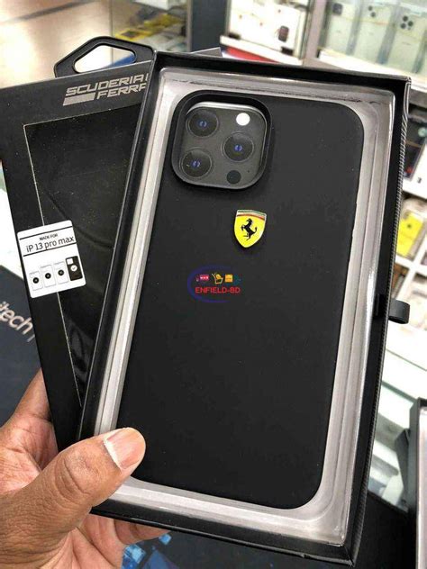 Ferrari Scuderia Silicone Case With Logo Shield iPhone13