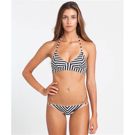 6 Hot Sexy Saige Lawrence Bikini Pics