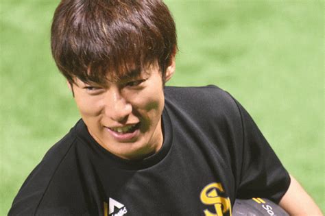 中堅手は鷹の大砲とロッテの21歳が接戦 ファンが選ぶ「イケメンベストナイン」は？│プロ野球情報まとめポータルball Scope【ボールスコープ】